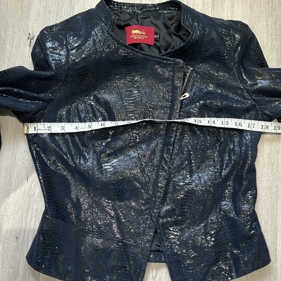 Jacket - Picture 7 of 10